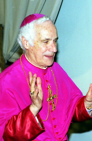 Archevêque Luigi Accogli Archevêque Luigi Accogli